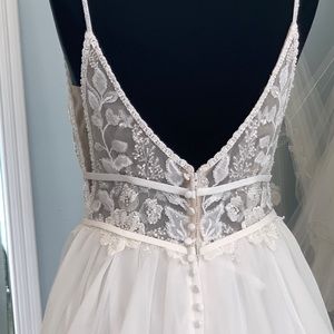 Beautiful tulle wedding gown Allure romance 3404